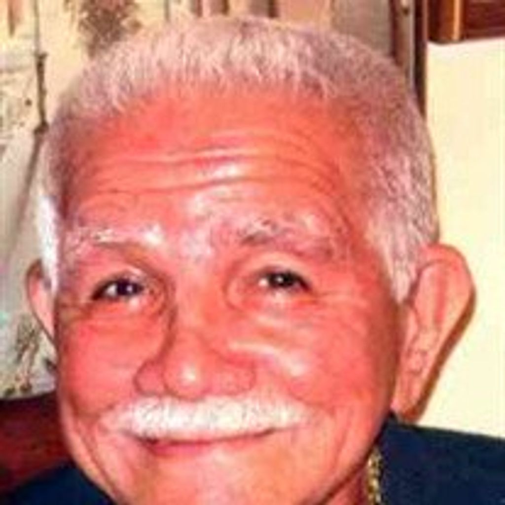 Luis  Guillermo Reyes