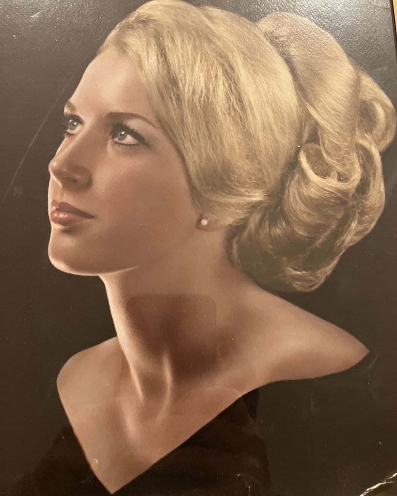 Eva Leonelia Leech