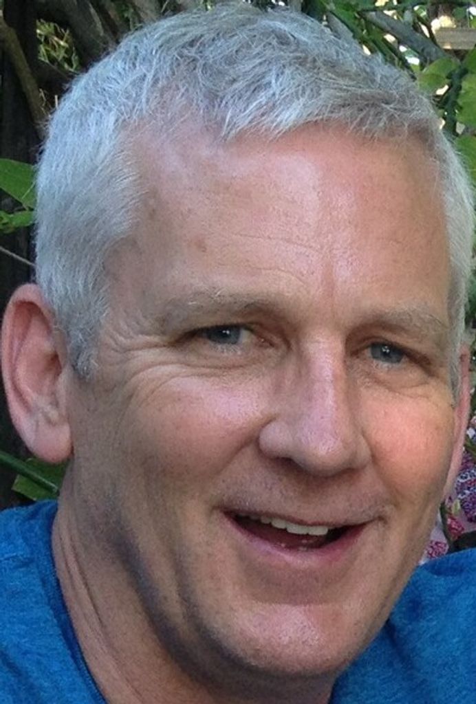 Robert Edward Hines, Jr. Profile Photo