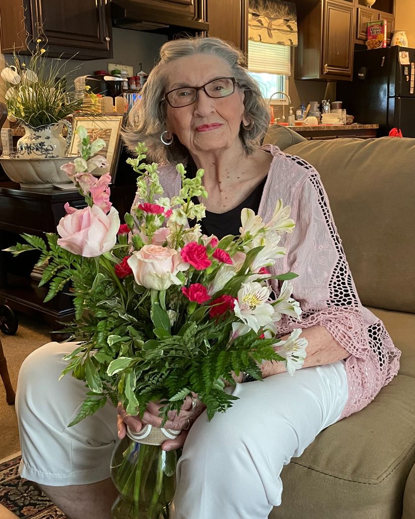 Betty Peterson Lostracco Profile Photo