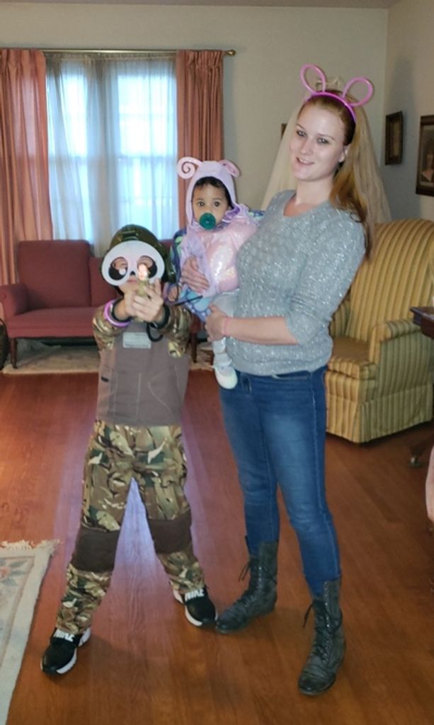 Taylor Rhee Carr Profile Photo