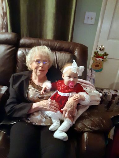 Loretta Rogers photo gallery thumbnail 32 of 126