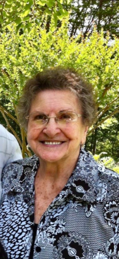 Julia Mae Young Profile Photo