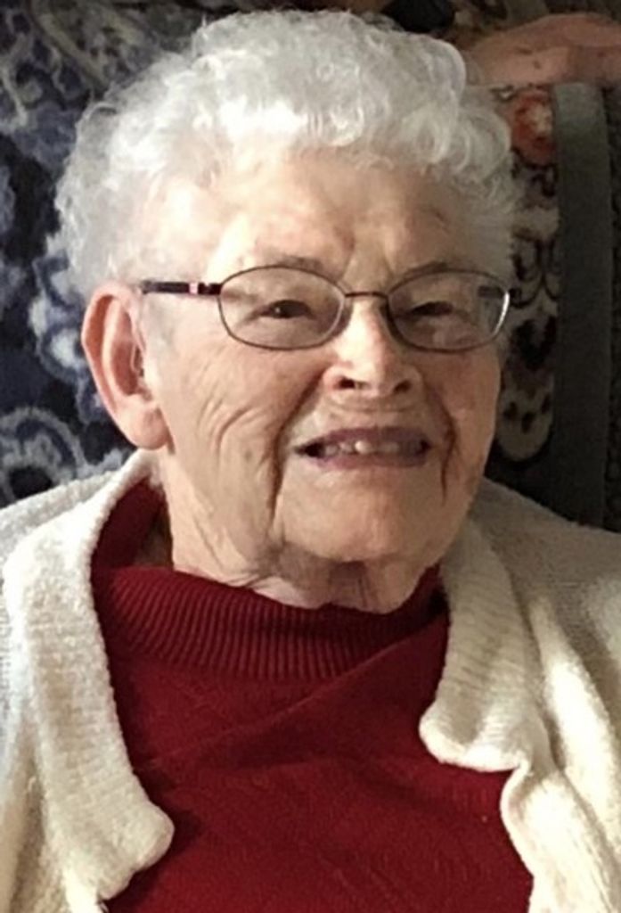 Julia Mae Hersom Profile Photo