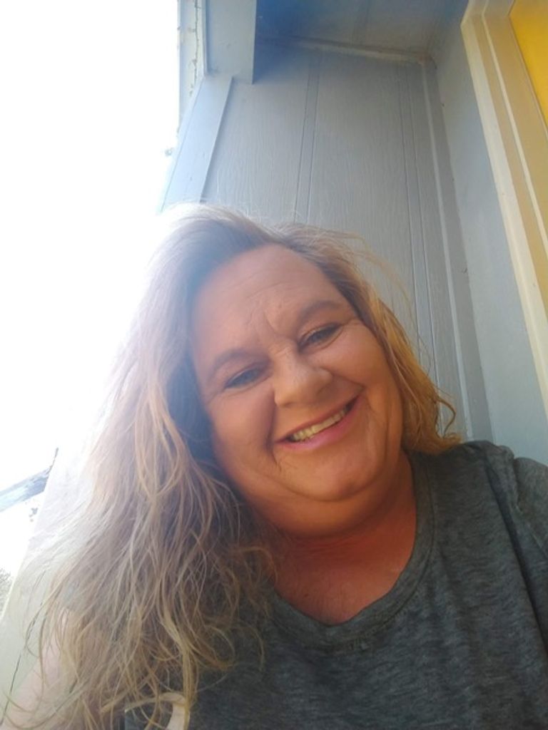 Carla Dione (Mullis)  Russell Profile Photo