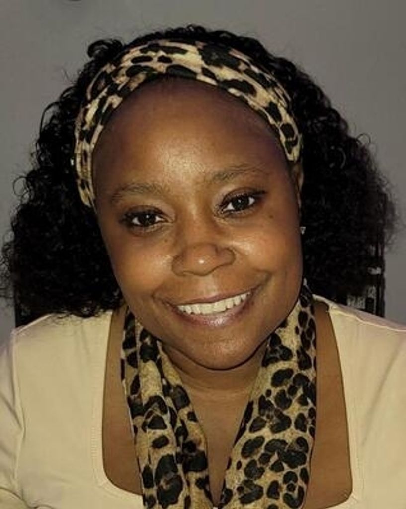 April Latrice Green- Damen Profile Photo