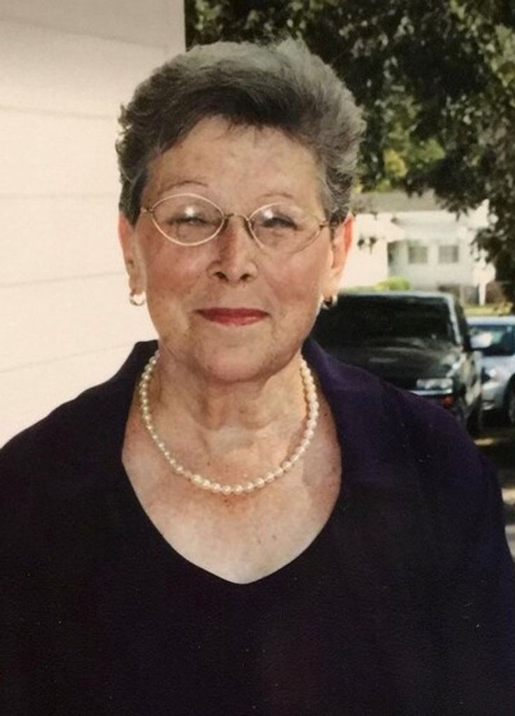 Marjorie Hobbs English Profile Photo