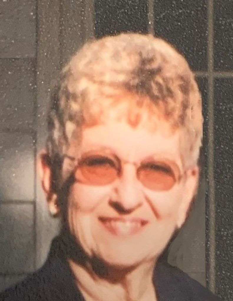 Charlene J (Chapuis)  Bledsoe