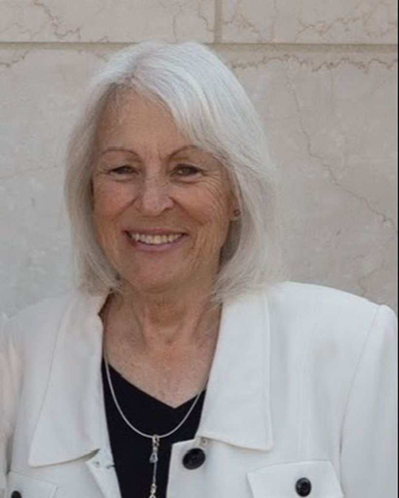 Yvonne DeHeer Profile Photo
