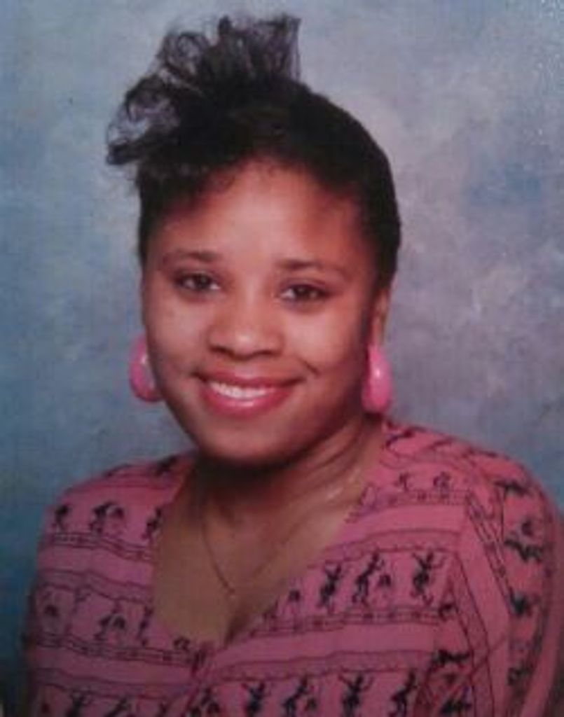 Elizabeth Moore Profile Photo