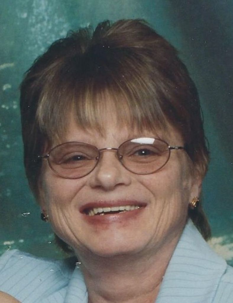 Peggy (Helvenstine) Hall