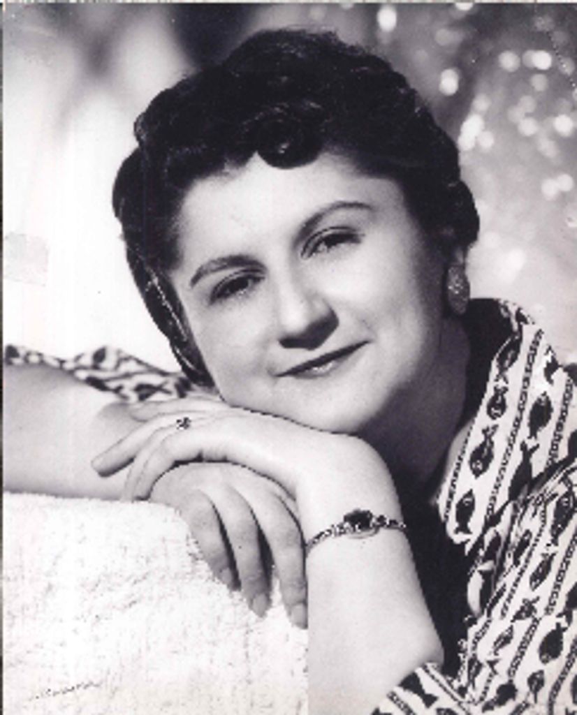 Amelia Apostolos Chapman