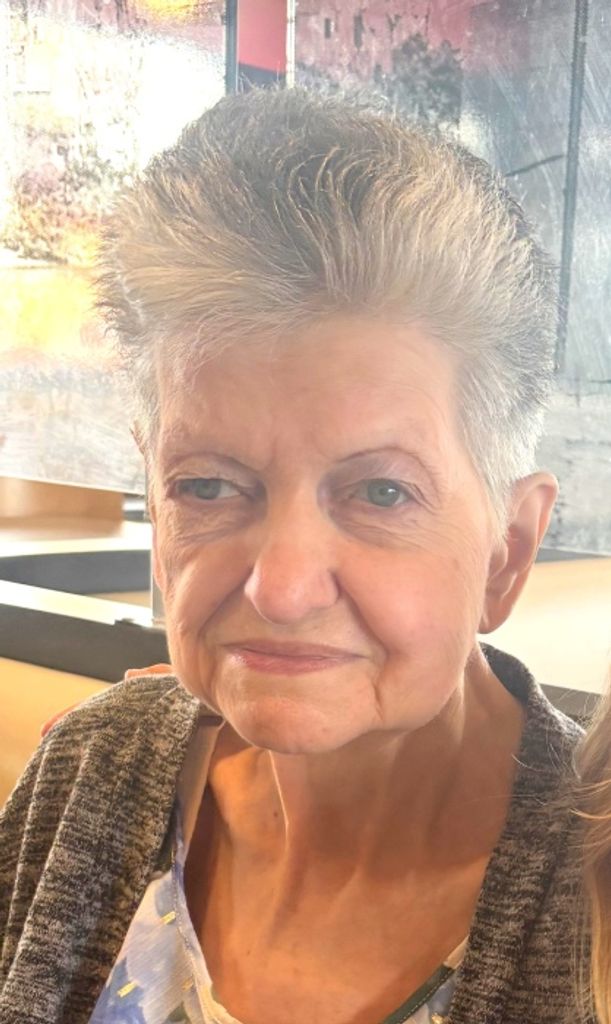 Lola (Howard)  Hacker