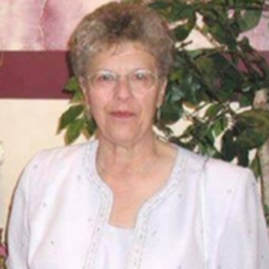 Patricia (Stewart) Linscott