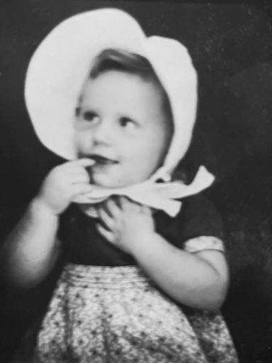 Lesta Madeline Moffett photo gallery thumbnail 16 of 33