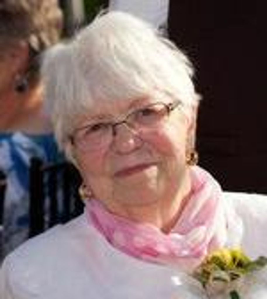 Mary Colleen (Salmon)  Fischer Profile Photo