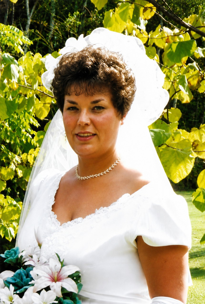 Elizabeth Lobb Profile Photo