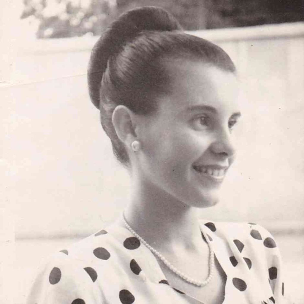 Athina Stamboulis Profile Photo