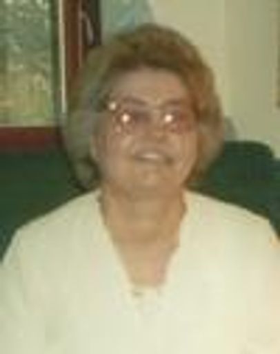 Lillie O'Neail photo gallery thumbnail 1 of 1