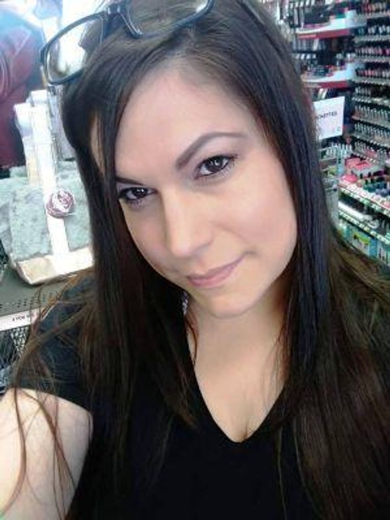 Ashley M Johnson Profile Photo