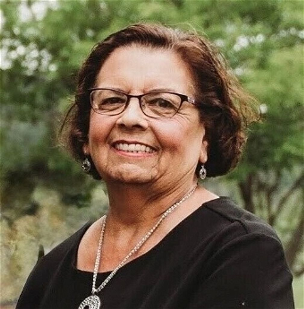 Delores L. "Dee" Gatzow (Backlund)