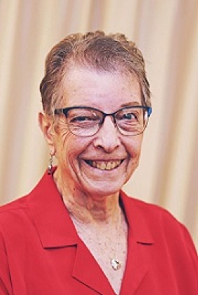Janet Maxine (King)  Livers