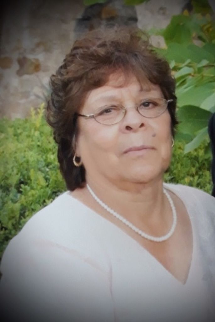Adela Salas Profile Photo