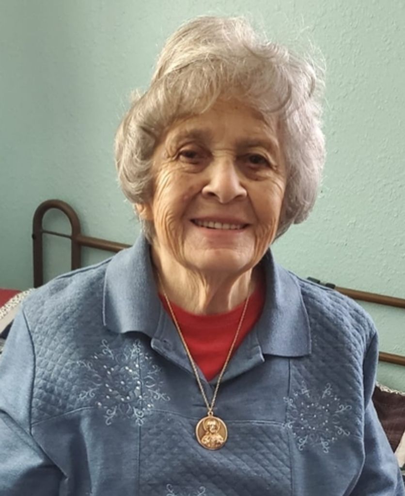 Reina Gutierrez Profile Photo