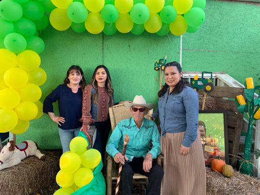 Santos Valdez Sr. photo gallery thumbnail 44 of 151