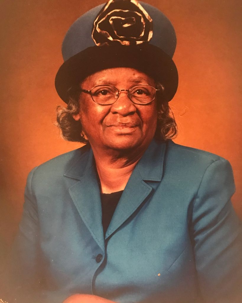 LILLIE BROOKS Profile Photo