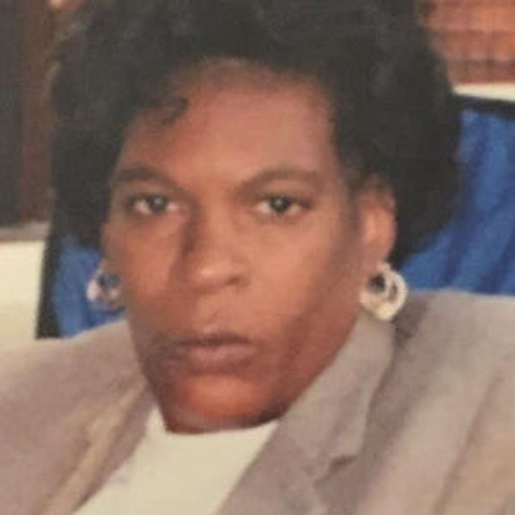 Tina Lue Renthy Smith