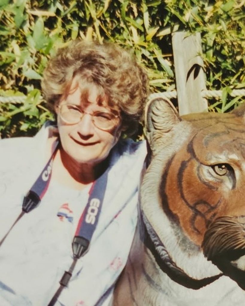 Raberta "Bobbie" Lois Hooker