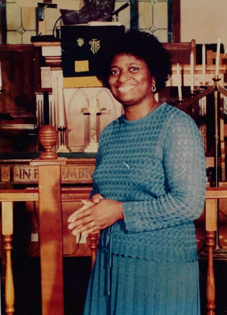 Evelina Mills