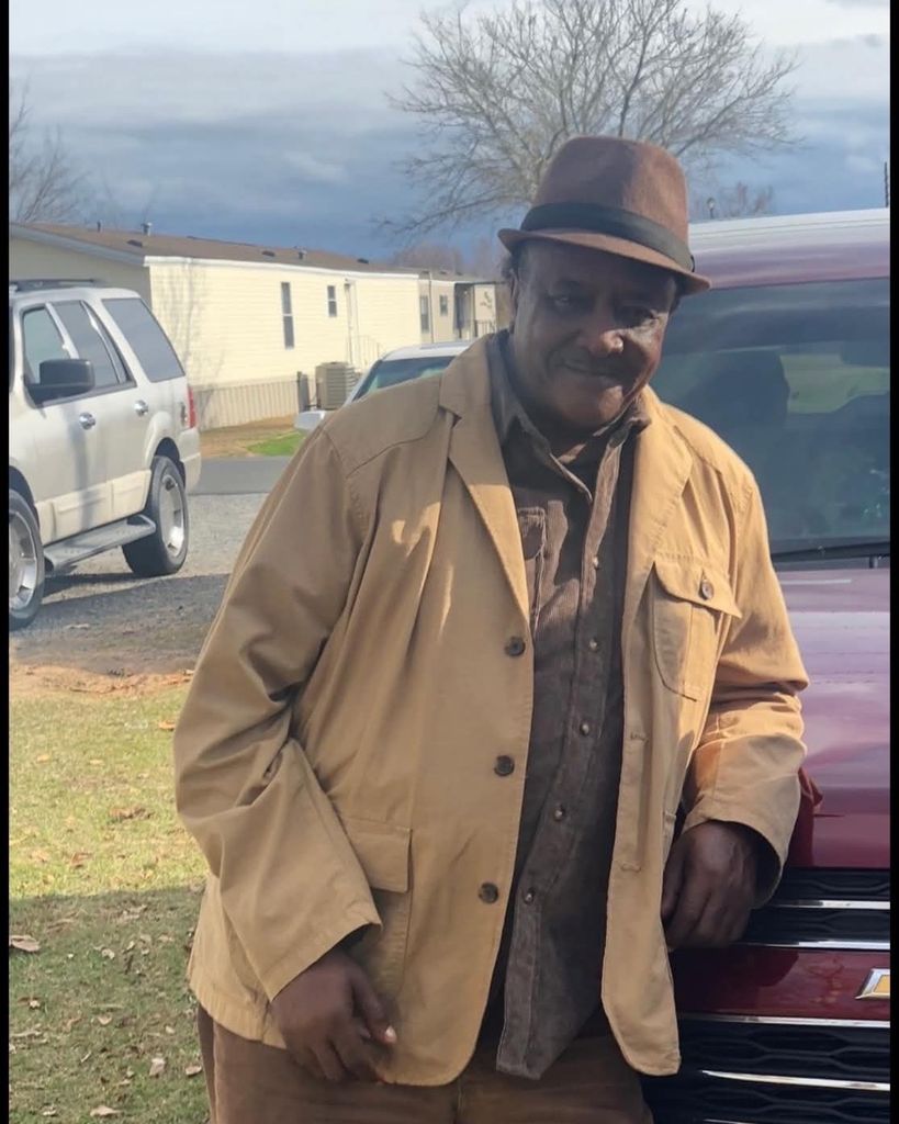 Mr. Lee Wallace Profile Photo
