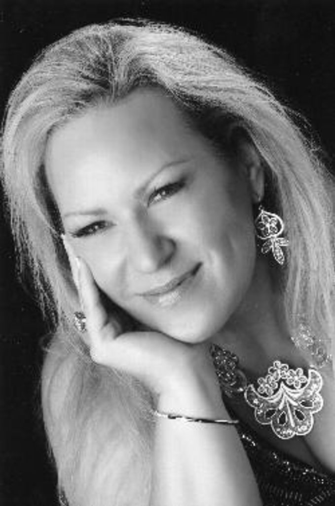 Julia Dianne Struss Profile Photo