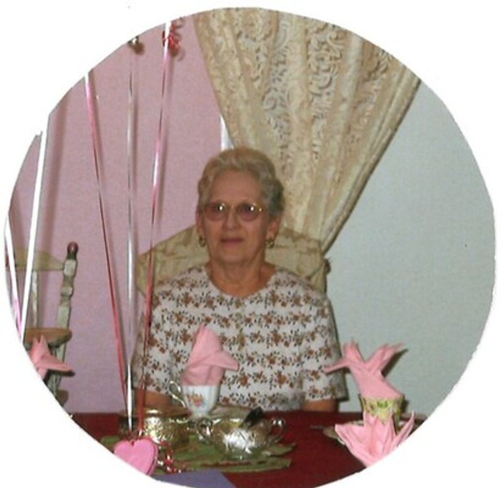 Louise Minkus Profile Photo