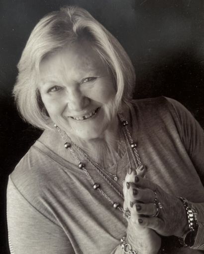 Francelle Louise Czichos's obituary image