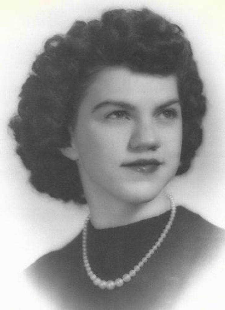 Elizabeth Michaud Profile Photo