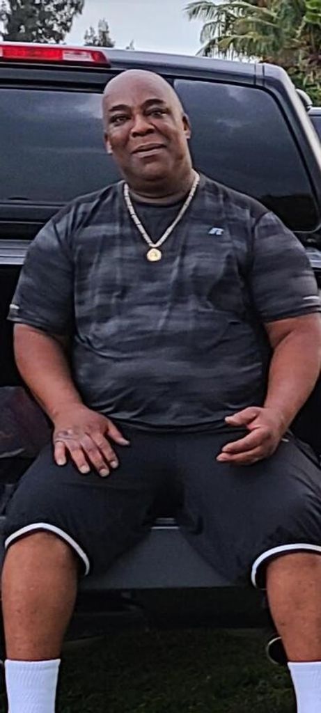Robert Simmons Profile Photo