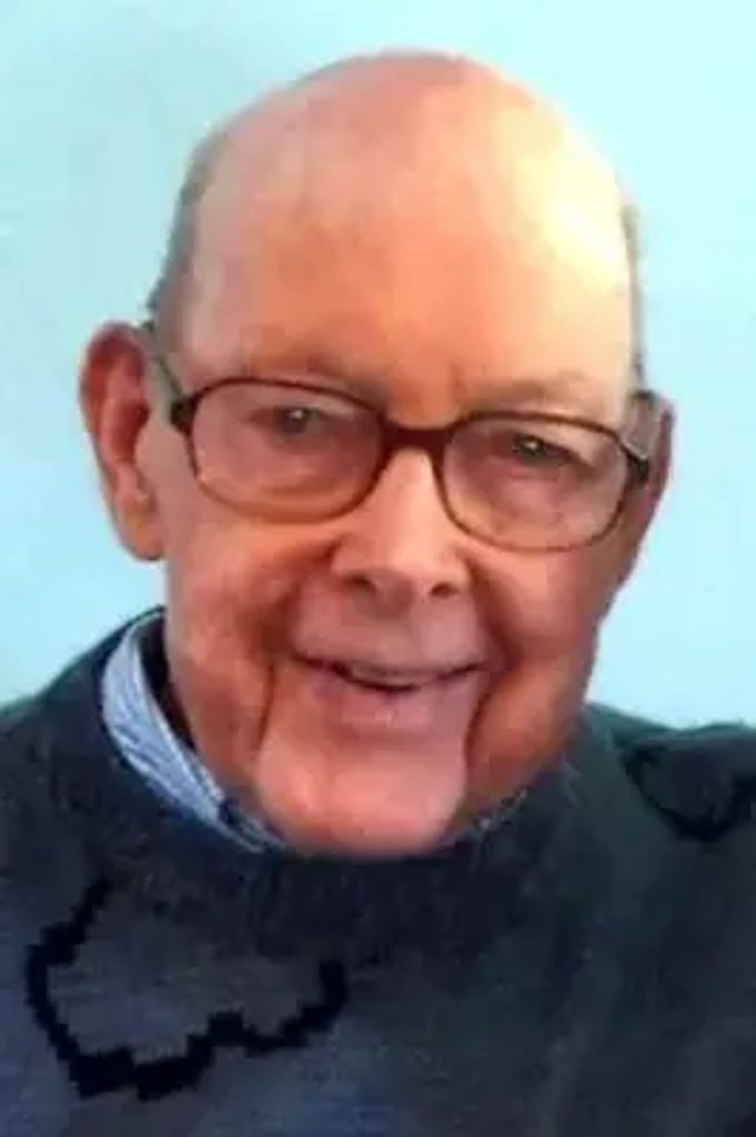 Kenneth Hopkins