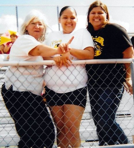 Yolanda C. Gonzalez photo gallery thumbnail 136 of 357
