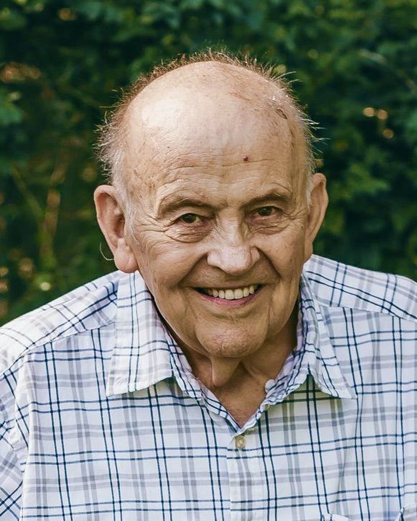 Raymond E. Latowski Profile Photo