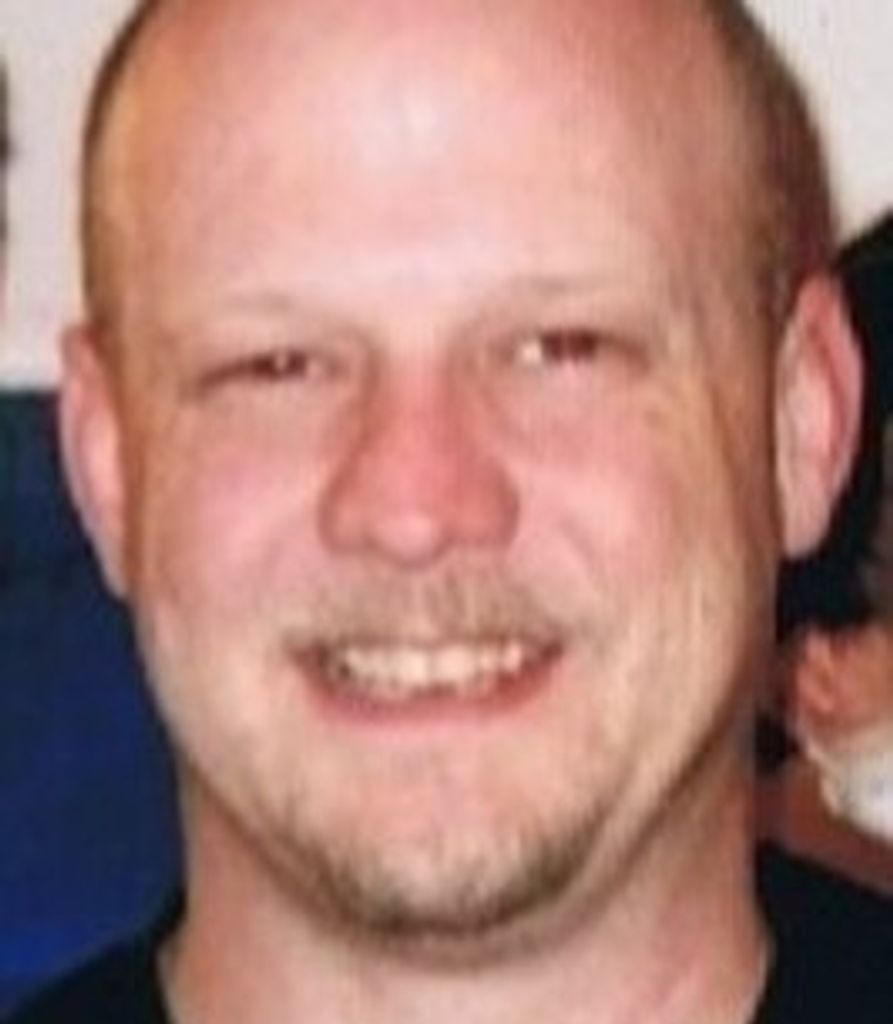 Michael Lewis Profile Photo