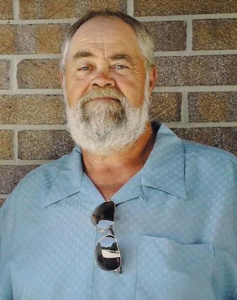 Larry "Beau" Edwin Wiggins