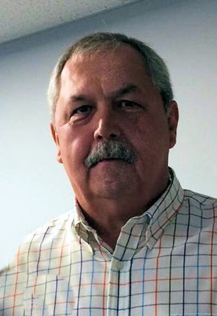 Floyd "Dale" Elliott Profile Photo