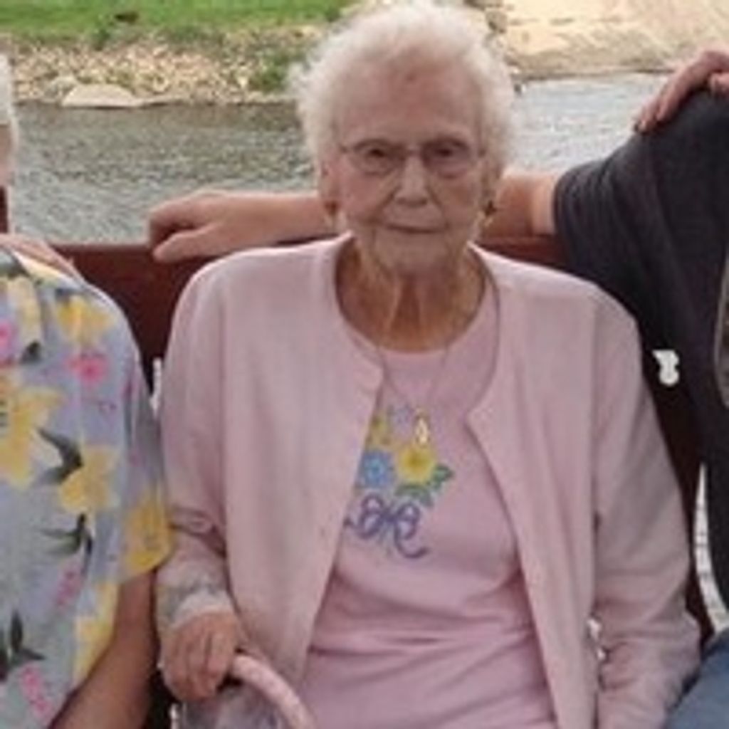 Grace ( Lu ) Lucille Wade