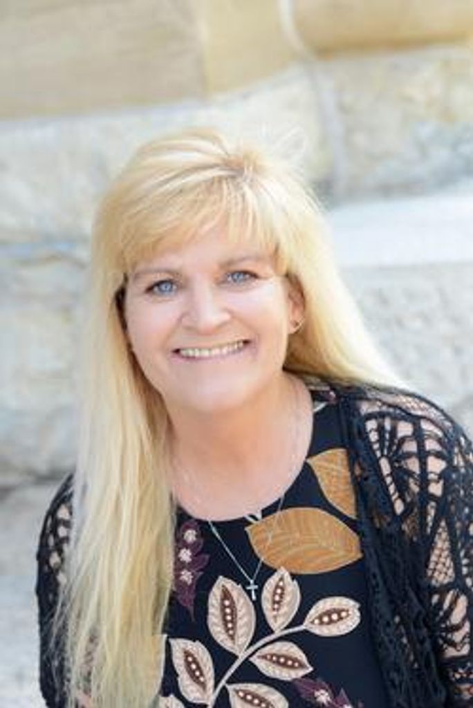 Tamara "Tami" Phillips