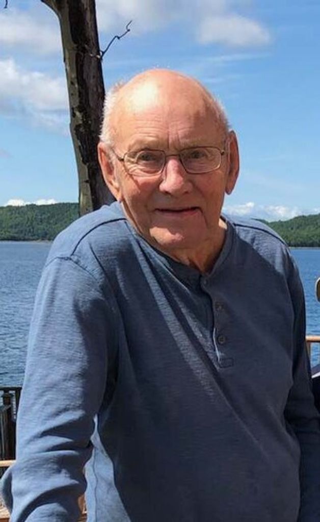 Wallace Compton Profile Photo