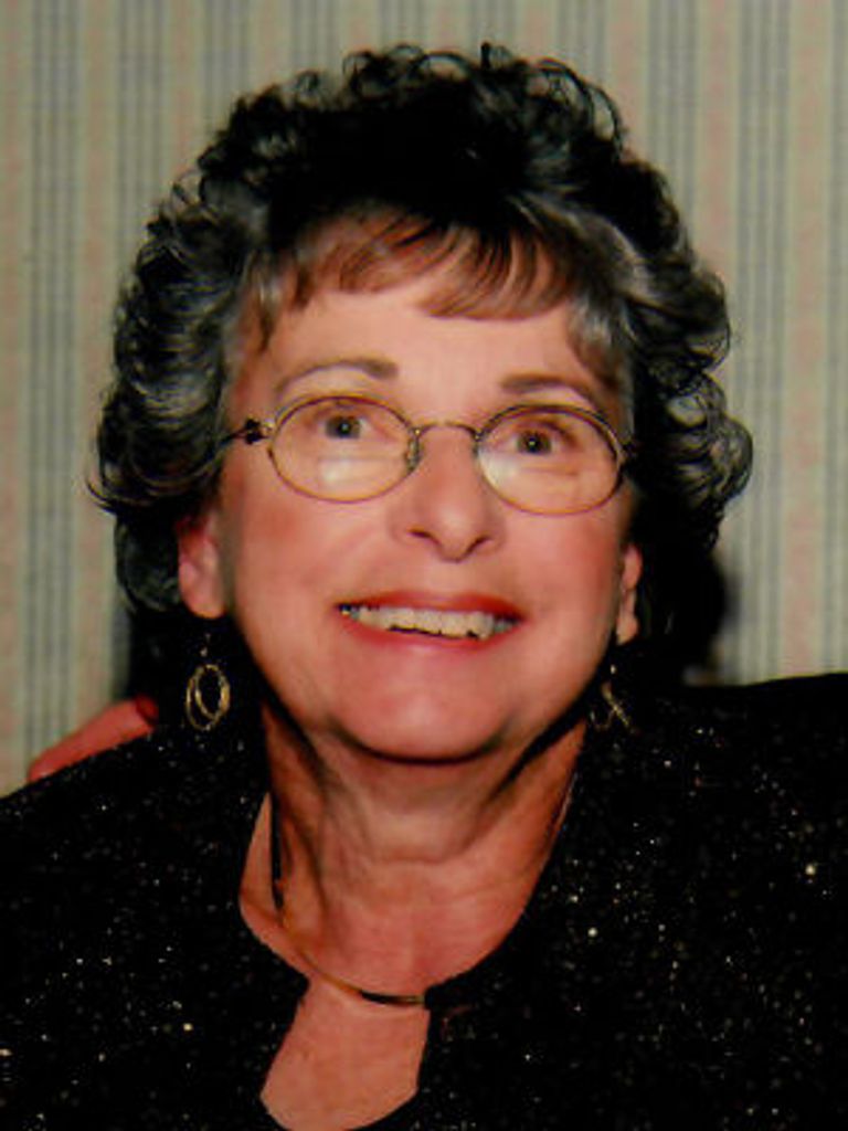 Stella Maciuszek, Nee Macchia Profile Photo