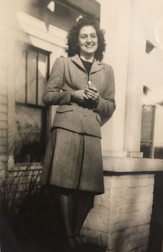 Betty Carroll photo gallery thumbnail 24 of 122
